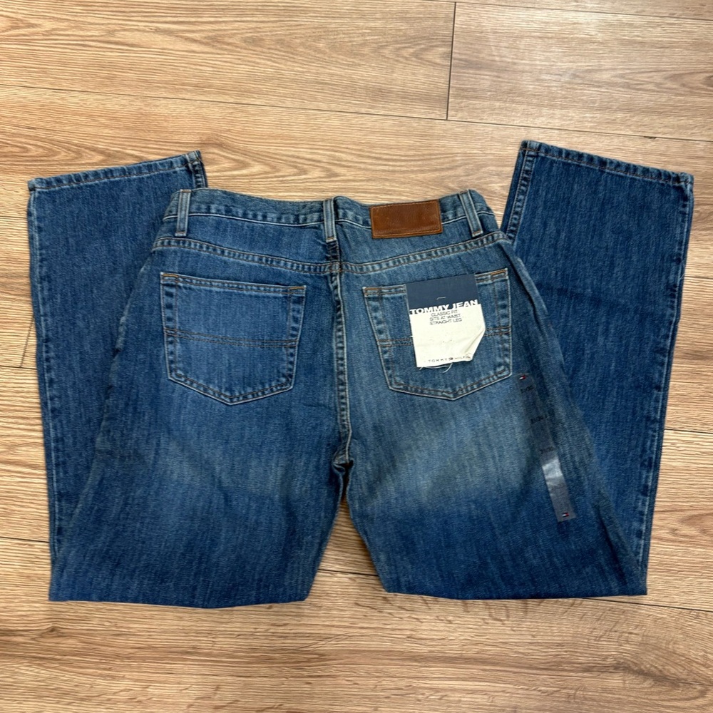 Tommy Hilfiger dark wash straight leg jeans size:31/30